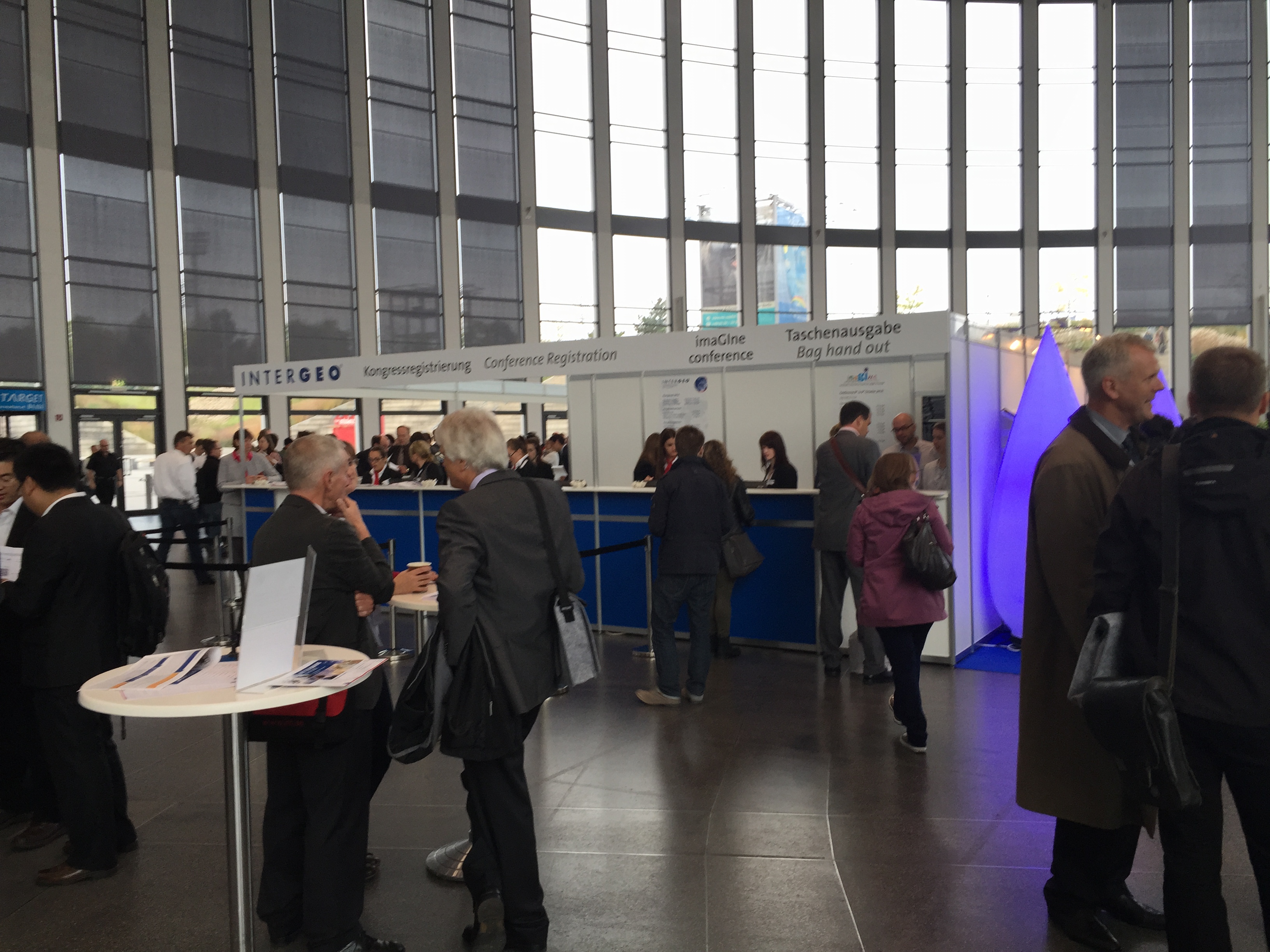 そして展示会初日。